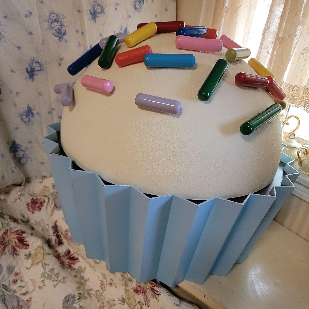 巨大スイーツオブジェ　カップケーキ型置物　最長径69cm　イベント展示使用品