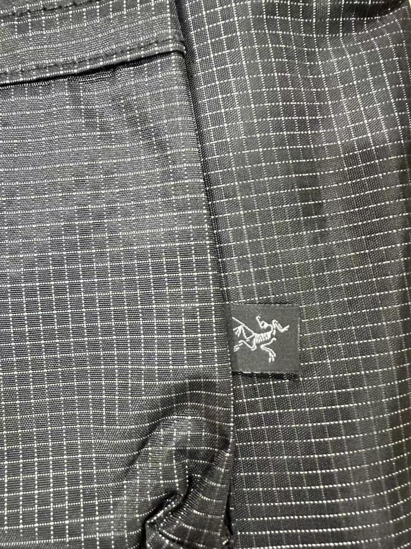 未使用ARC'TERYX 15パックグレグレーとブルーの格子