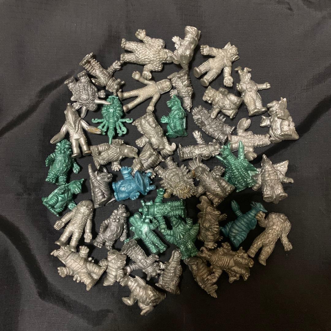 ウルトラ怪獣消しゴム　シルバー　グリーン　ブルー　メタリック42体　昭和レトロ