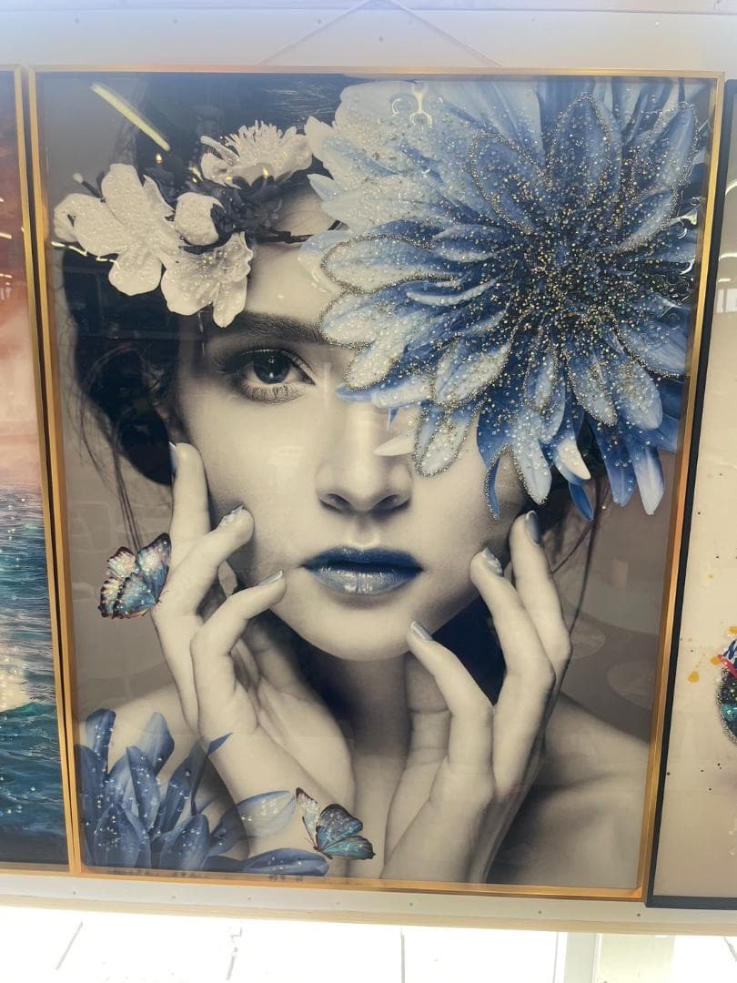 水晶絵　アートパネル　クリスタル　立体　絵画　アート　ブルー　ゴールド　女性