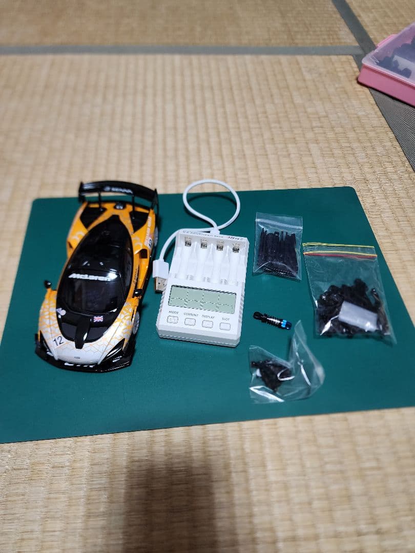 京商MR04EVO2 (書換前)とマクラーレンセナとホワイトボディ2個(NSX)