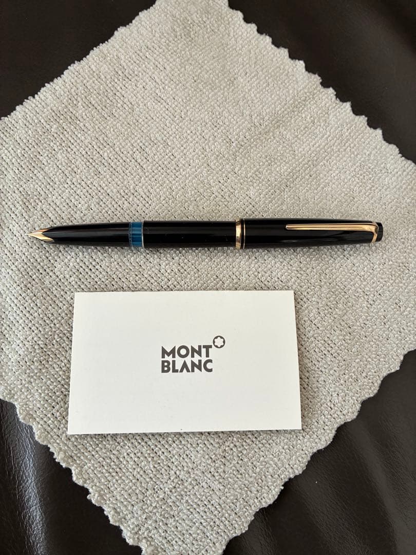 ◾️MONT BLANC モンブラン◾️黒 万年筆 No. 22◾️黒色／金色◾️