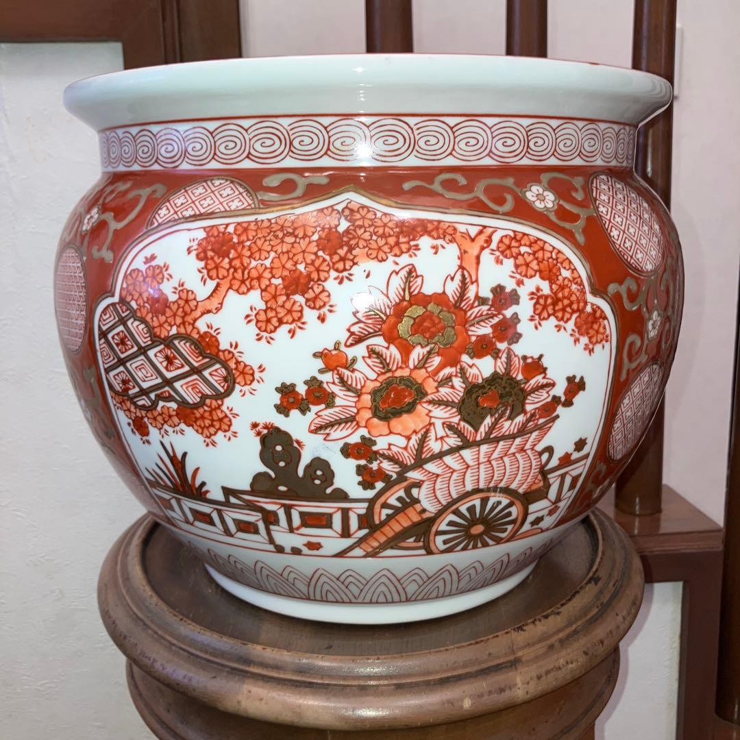 赤と白の花柄陶器鉢