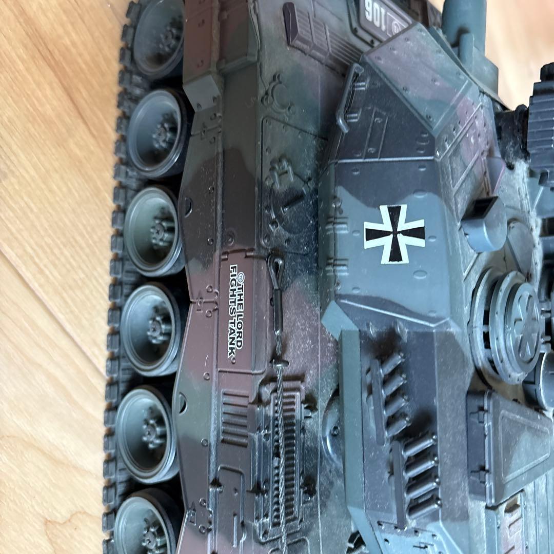 The load fights tank 戦車のおもちゃ