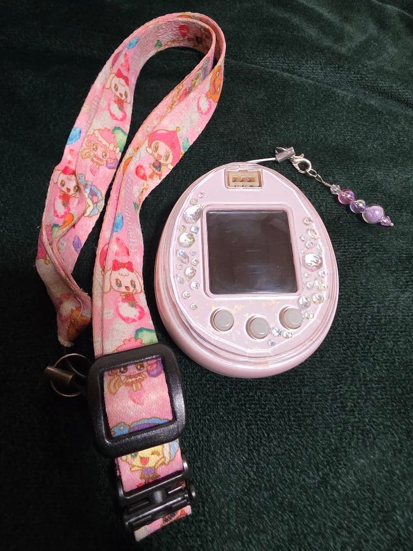 たまごっちぴーす たまごっちピース P's たまごっち ストラップとチャーム付き