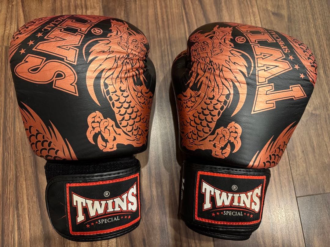 TWINS SPECIAL ドラゴン柄 ボクシンググローブ　16oz