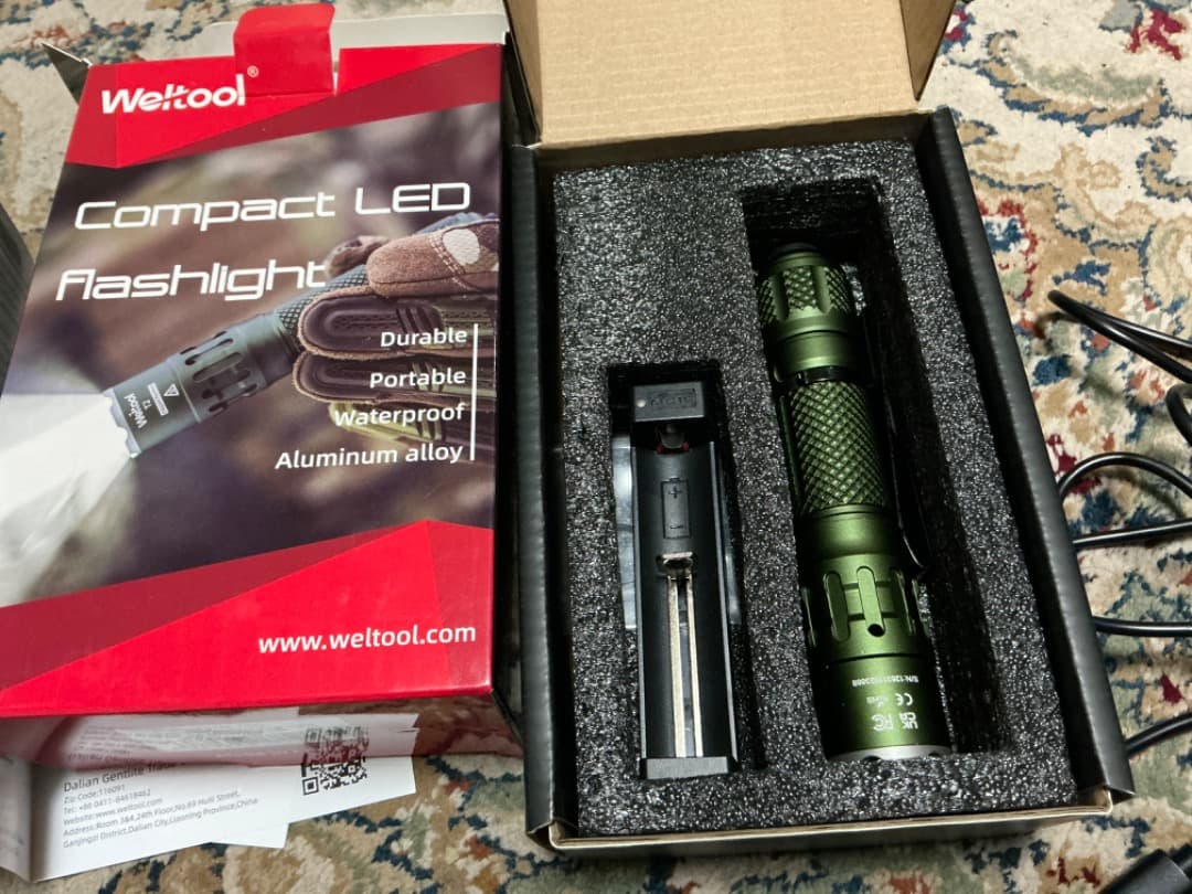 Weltool T2 TAC 1900ルーメン　タクティカルフラッシュライト