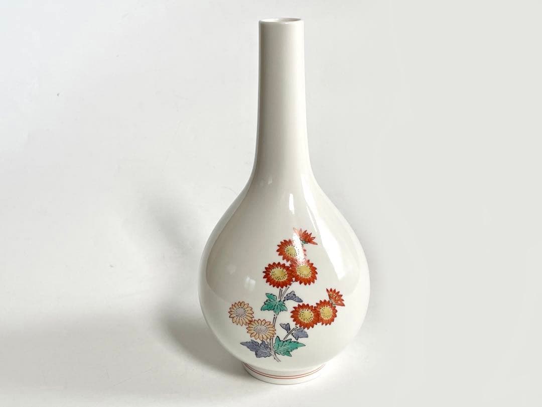 重要無形文化財　人間国宝　十四代酒井田柿右衛門　本人作　濁手菊文一輪生　花瓶