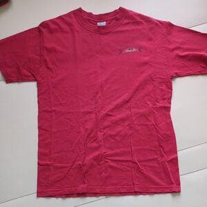 赤いバレーボールTシャツ