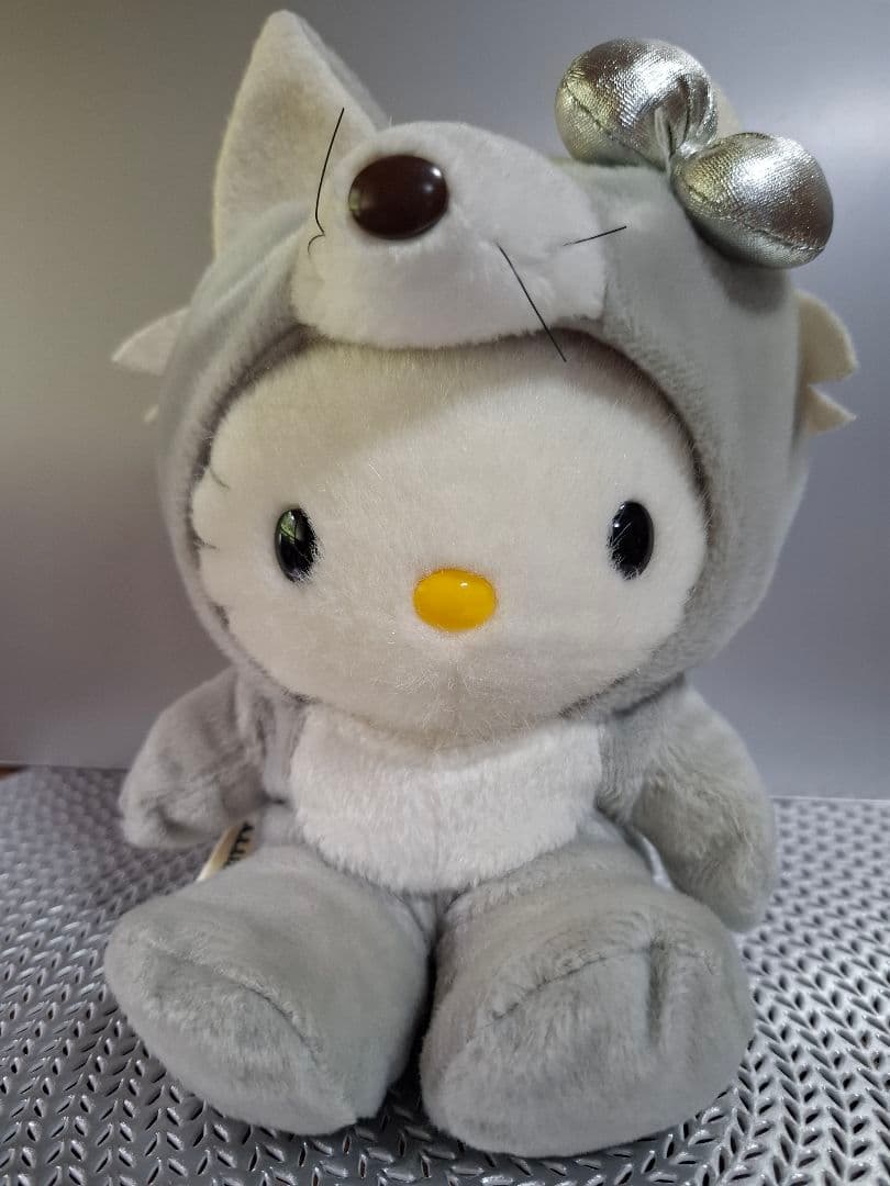 限定セール‼️ハローキティ 　ご当地ぬいぐるみ　レア銀キツネ　北海道限定