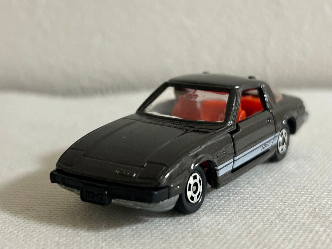 トミカ 日本製 黒箱 SG 50-3-23 サバンナ RX-7 リミテッド