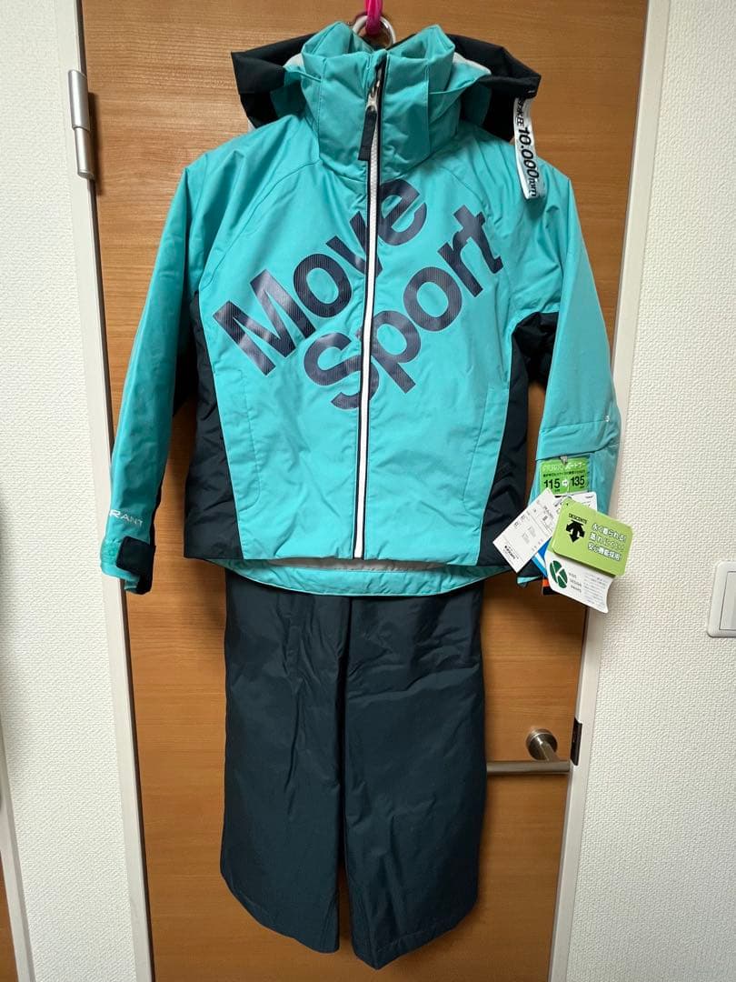 ✨新品未使用タグ付✨DESCENTEデサントスキーウェア上下セット130グリーン