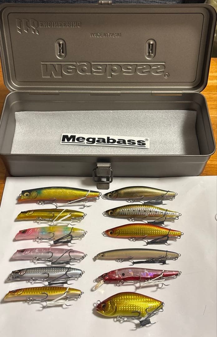 G*G様 メガバスルアーセット　カゲロウ　ゲンマ　バティッサ　ハダラトラップ　ワ