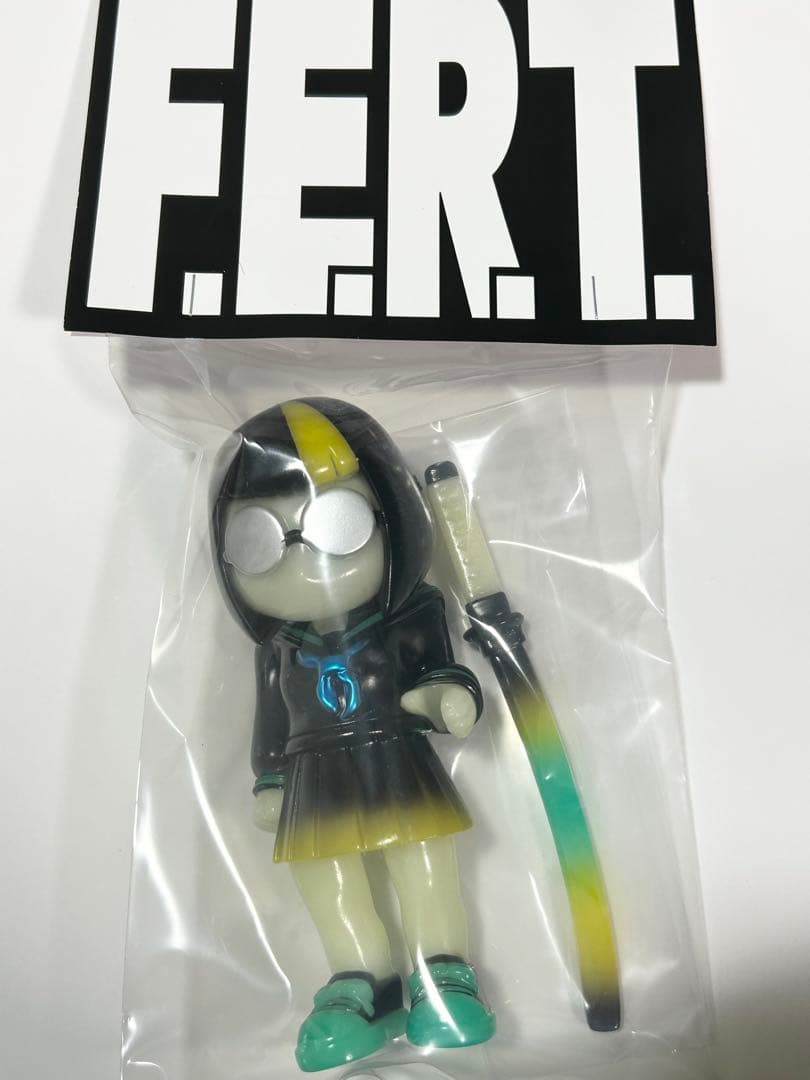 FAR EAST RIOT TOY やよいちゃん　サイバー蓄光　ソフビ