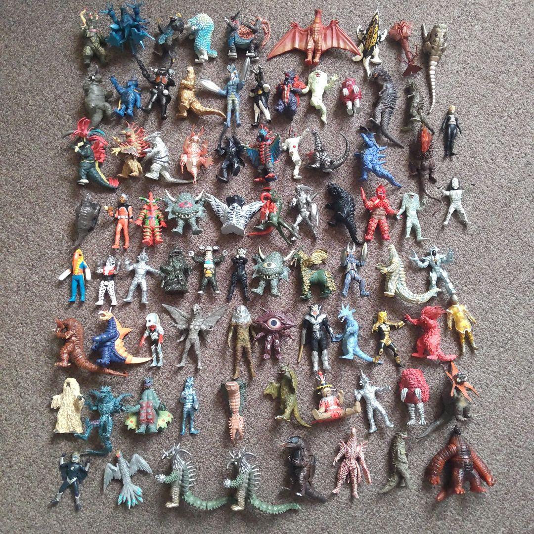 d*2様 ウルトラマンシリーズ 怪獣フィギュア 82体