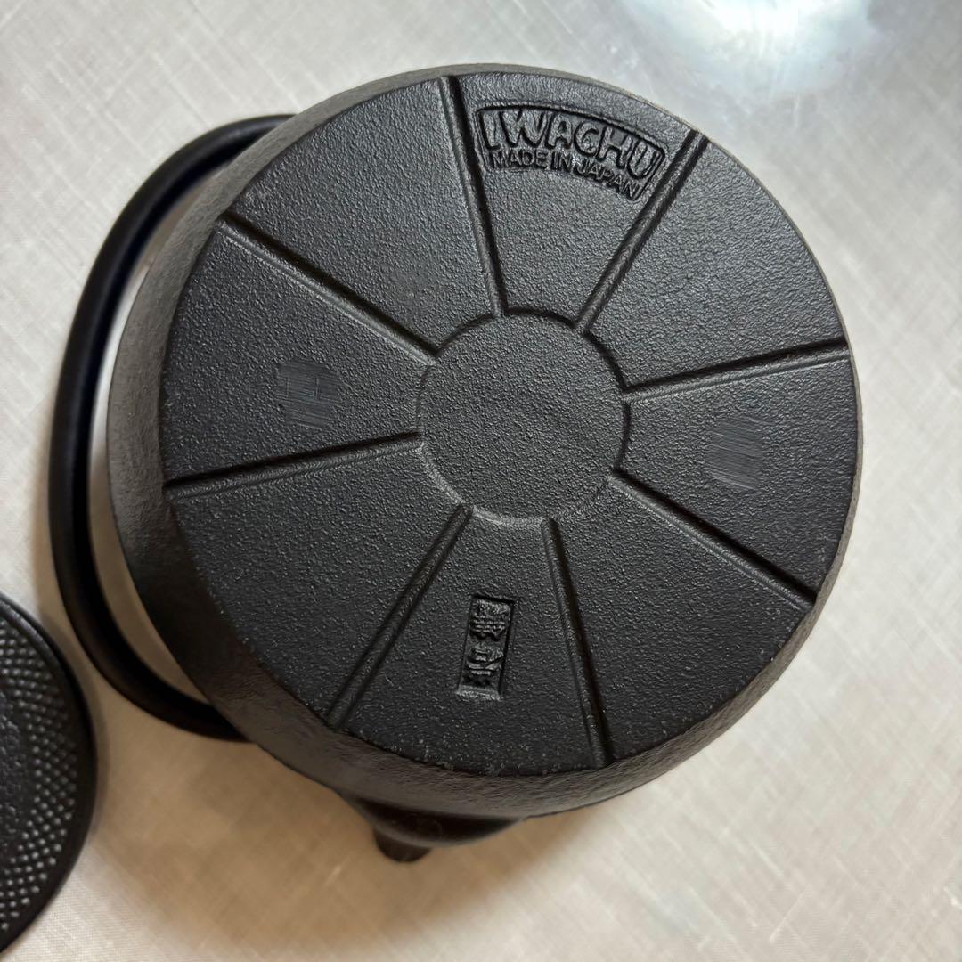 【mido midoさま専用】 岩鋳 鉄瓶 7型アラレ IH対応 黒焼付0.9