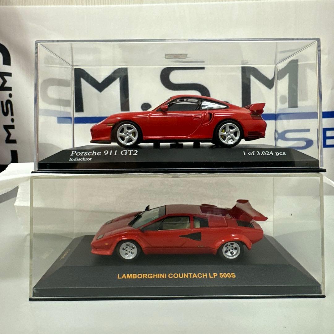 ランボルギーニカウンタックとPORSCHE911 GT2