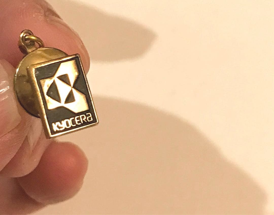 京セラ　バッジ