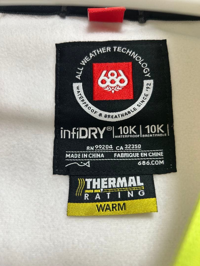 【686】シックスエイトシックス スノーボードウェア スキー　ウェア