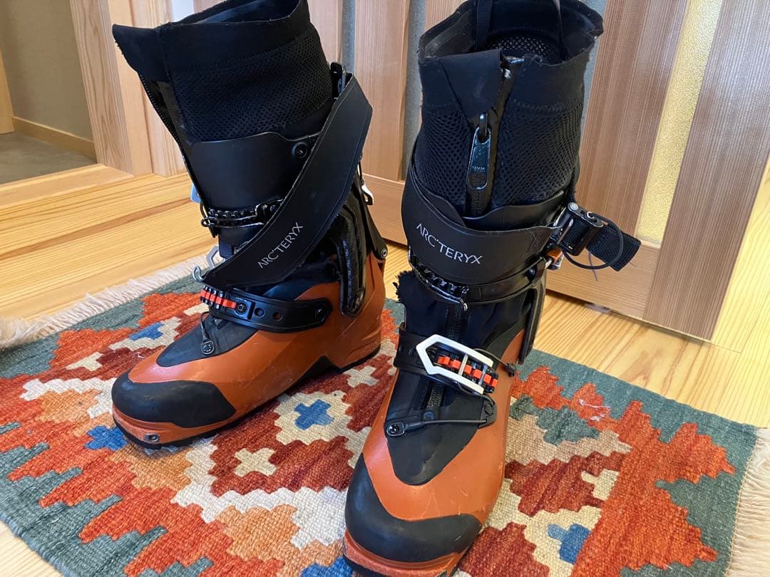 a*4様 ARC'TERYX テックビンディング対応スキーブーツ