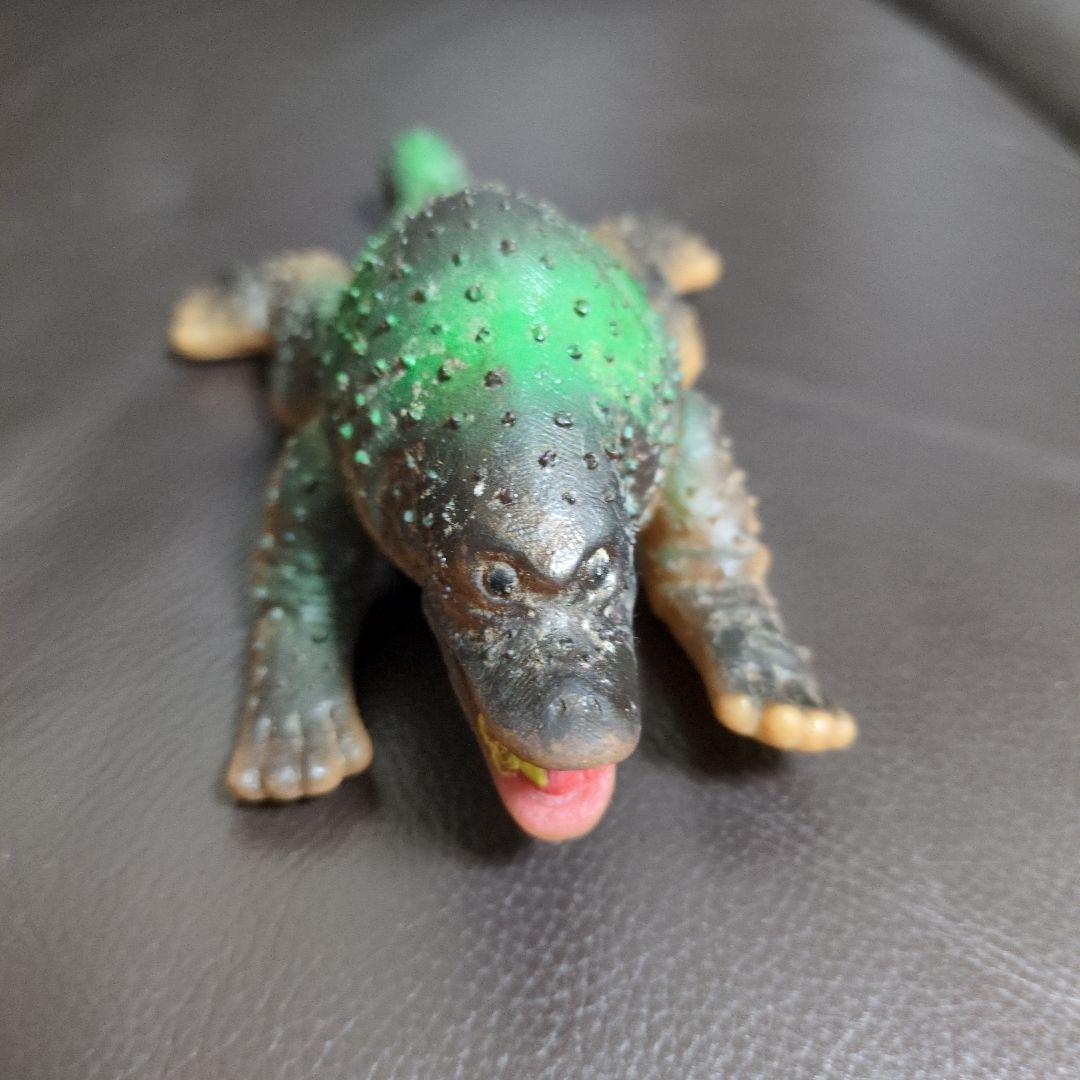 1970年代 円谷プロ ゴジラ怪獣フィギュア 緑と黒