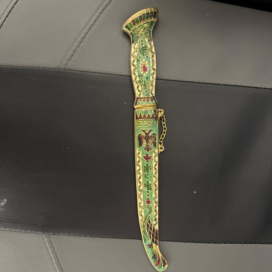 中古品で買った、昔のナイフ、かなり重め