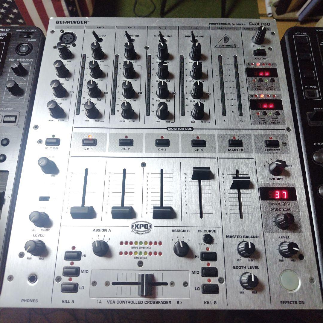 BEHRINGER DJX700 DJミキサー