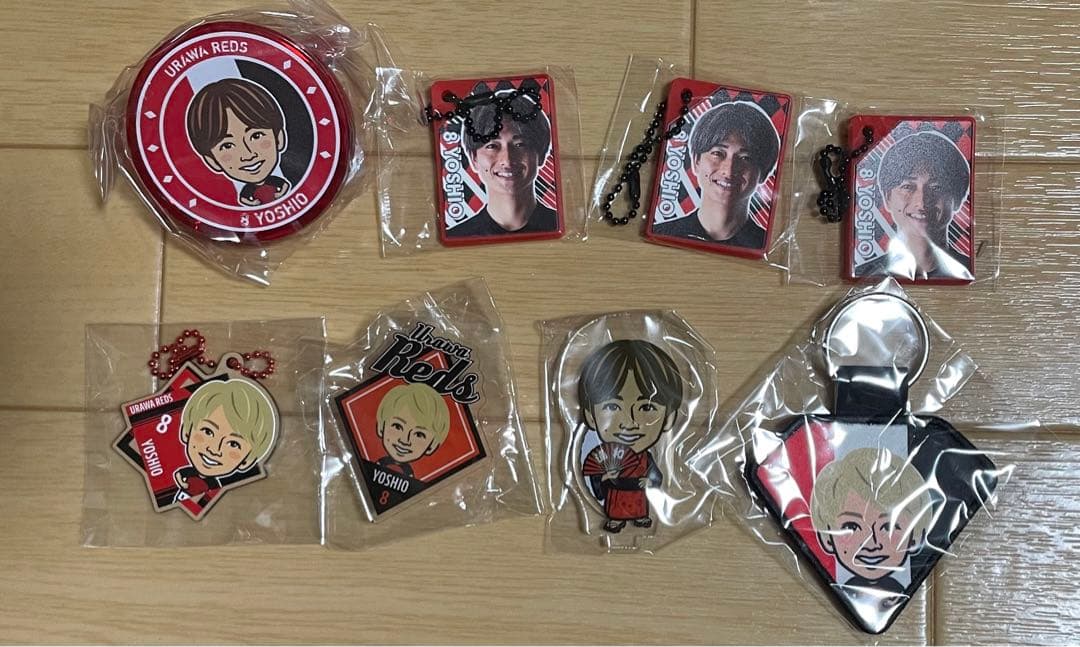 浦和レッズ　ガチャ　小泉佳穂