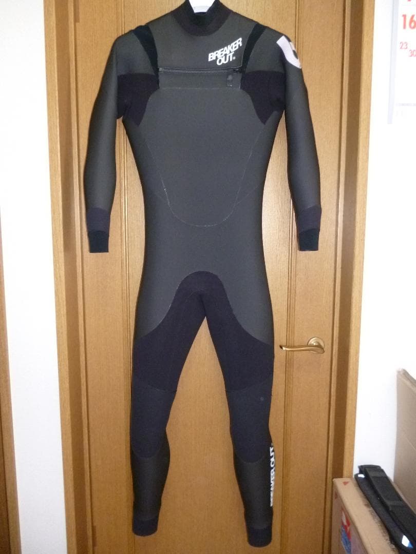 BREAKER OUT（ブレーカーアウト）チェストジップ セミドライ ML！美品