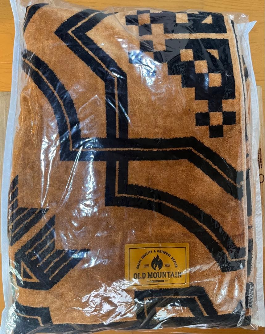 オールドマウンテン　KAKEMONO 夏　キャメル　新品、未使用品