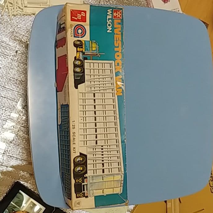 リブストックバンプラモデル