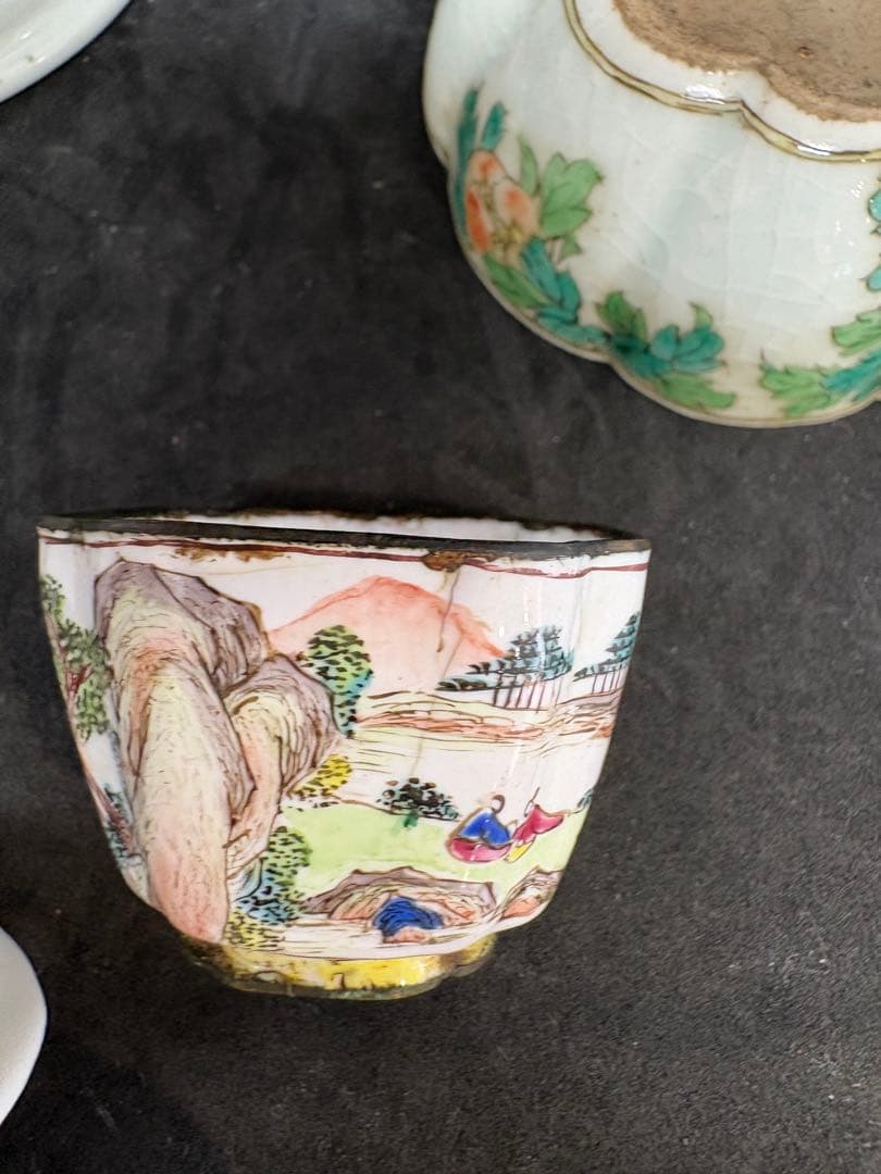 清時代唐時代徳化窯博古圖紋様 磁器大花瓶 伝世品焼物 粉彩