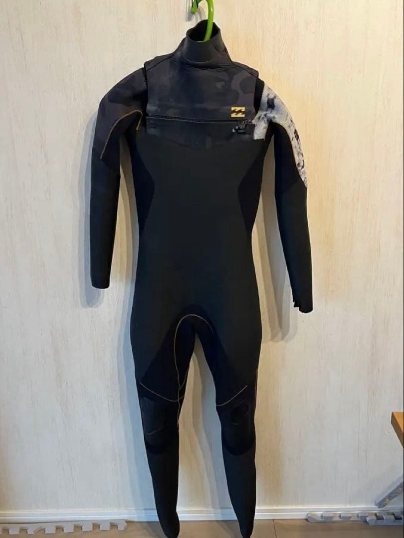 BILLABONG セミドライスーツ ブラック・迷彩