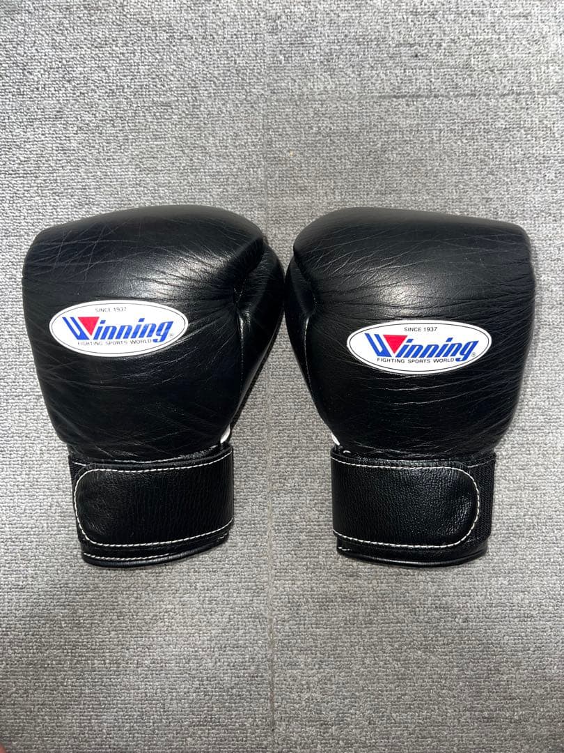 Winning ボクシンググローブ 8oz 黒 ブラック
