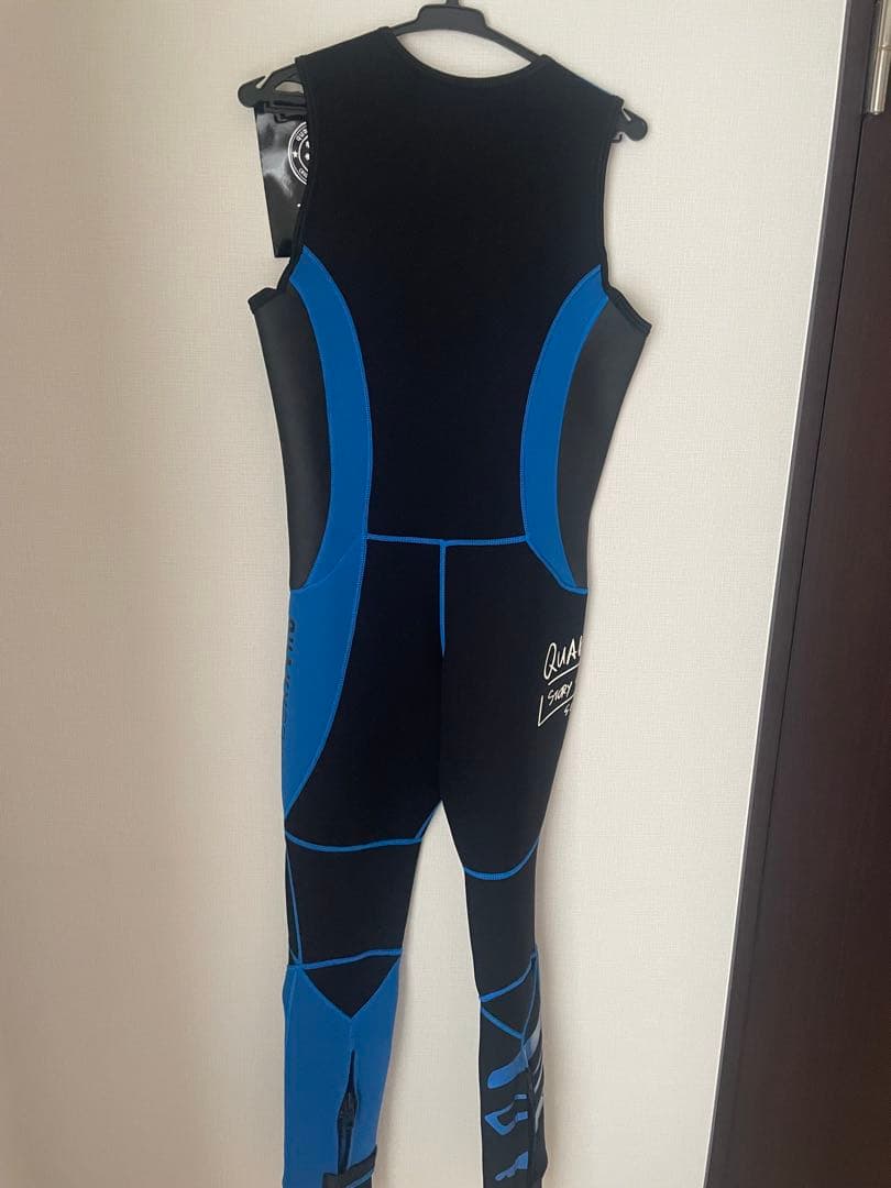 新品　ウェットスーツ　XS クエーキーセンス