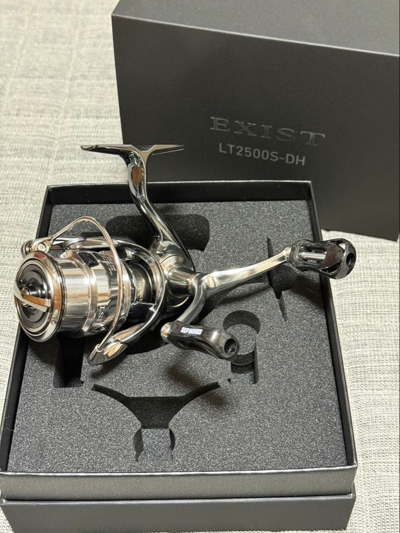 【美品】ダイワ 22 イグジスト LT2500S-DH SLPノブ EXIST