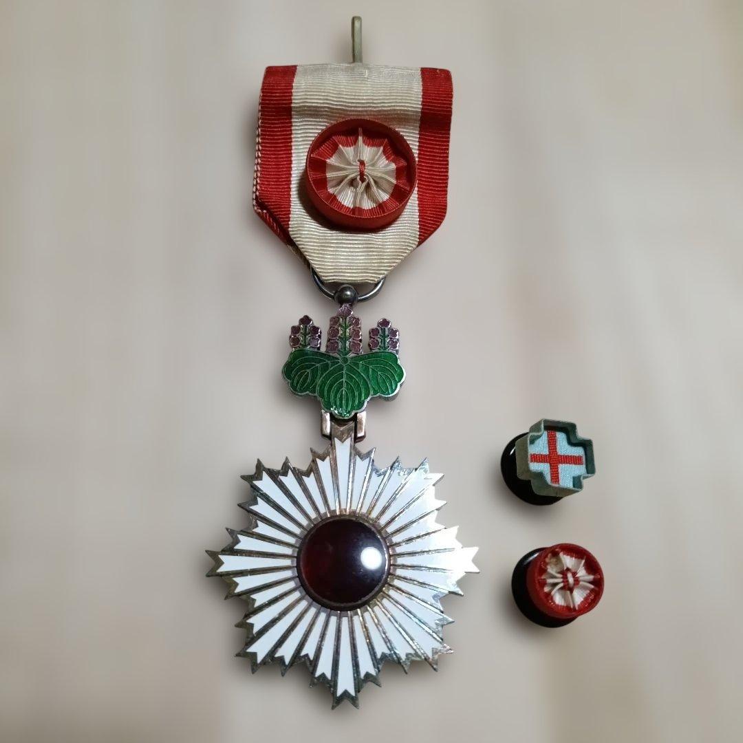 勲四等旭日小綬章・勲章