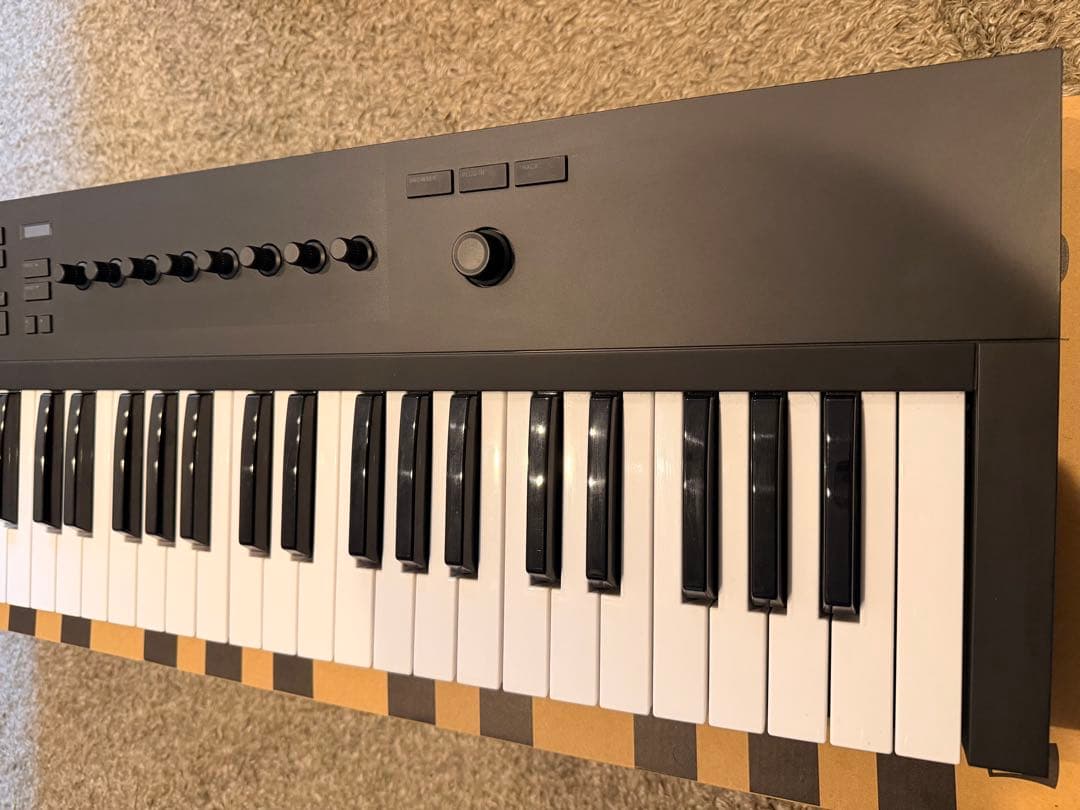 A*M様 (箱付き・中古) Komplete Kontrol A49