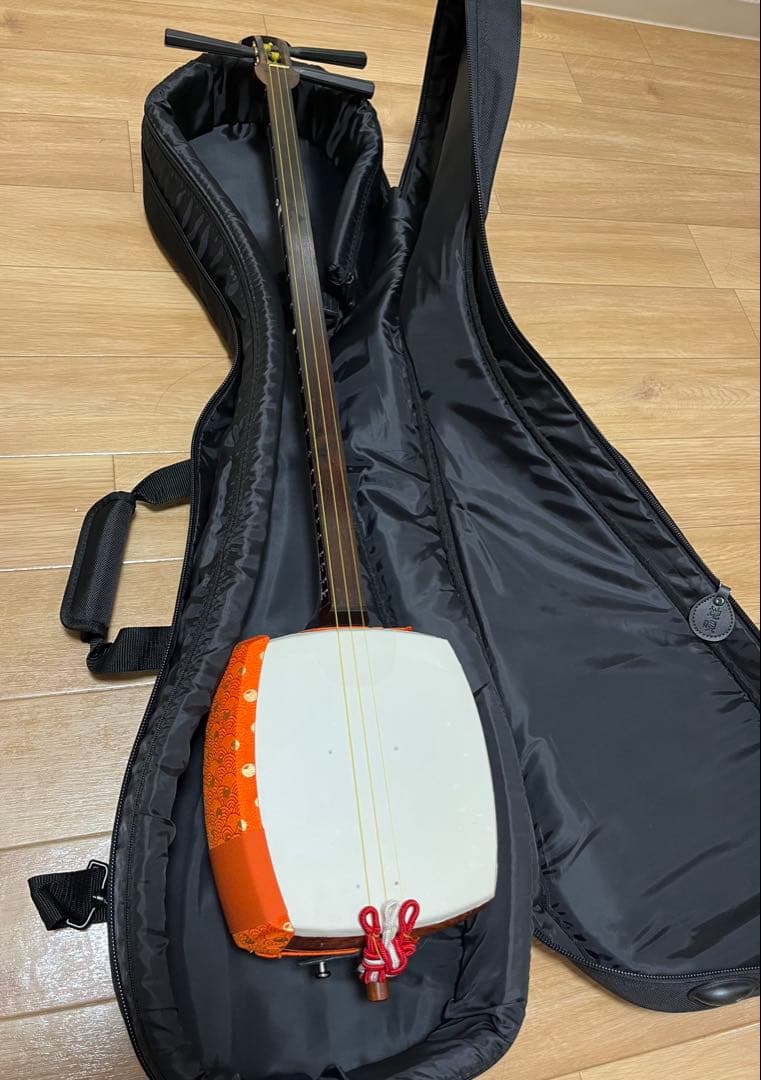 三味線本体 地歌　紫檀　ケース　スタンド付き