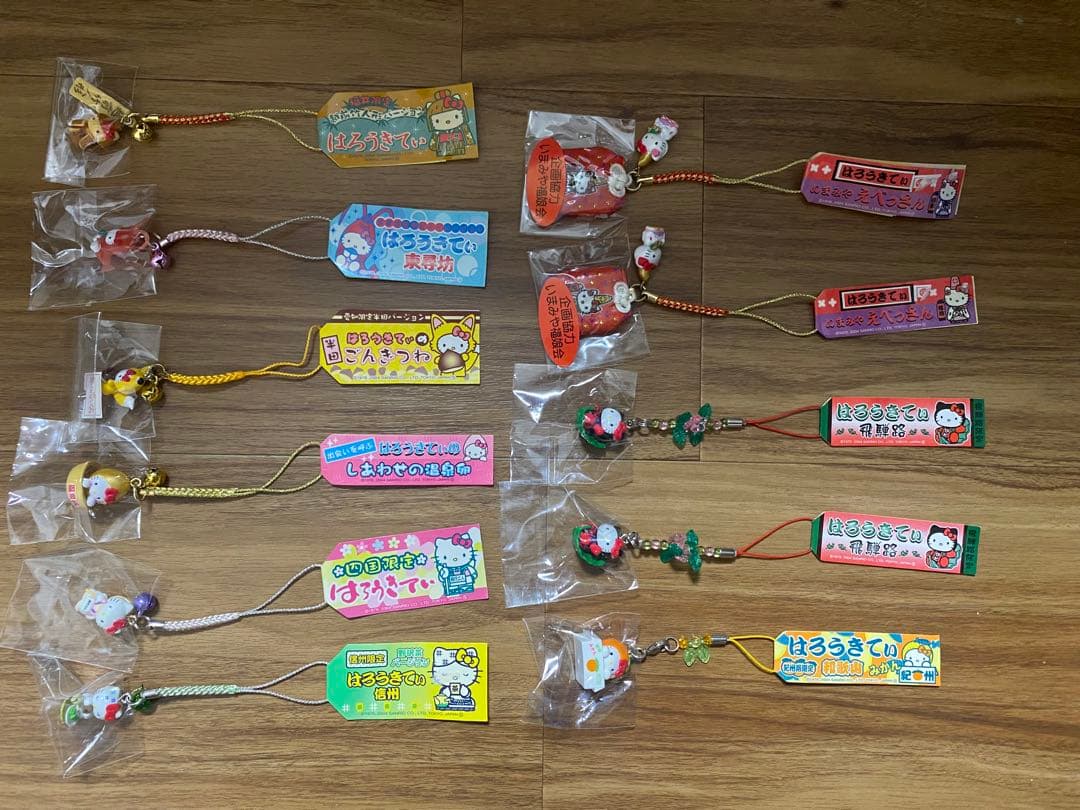サンリオ ハローキティ ご当地キティ 根付けストラップ他タグ付き85個まとめ売り