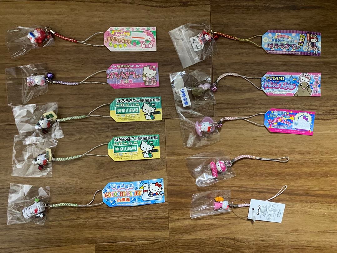 サンリオ ハローキティ ご当地キティ 根付けストラップ他タグ付き85個まとめ売り