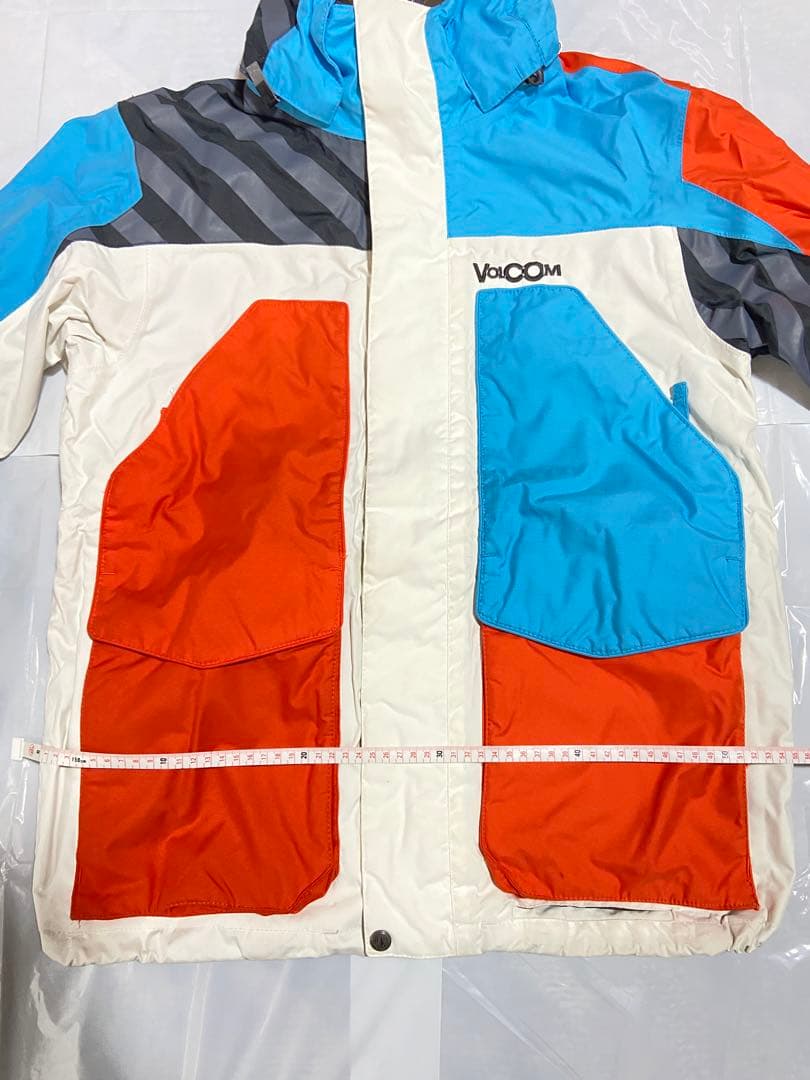 スノーボードウェア　ボルコム