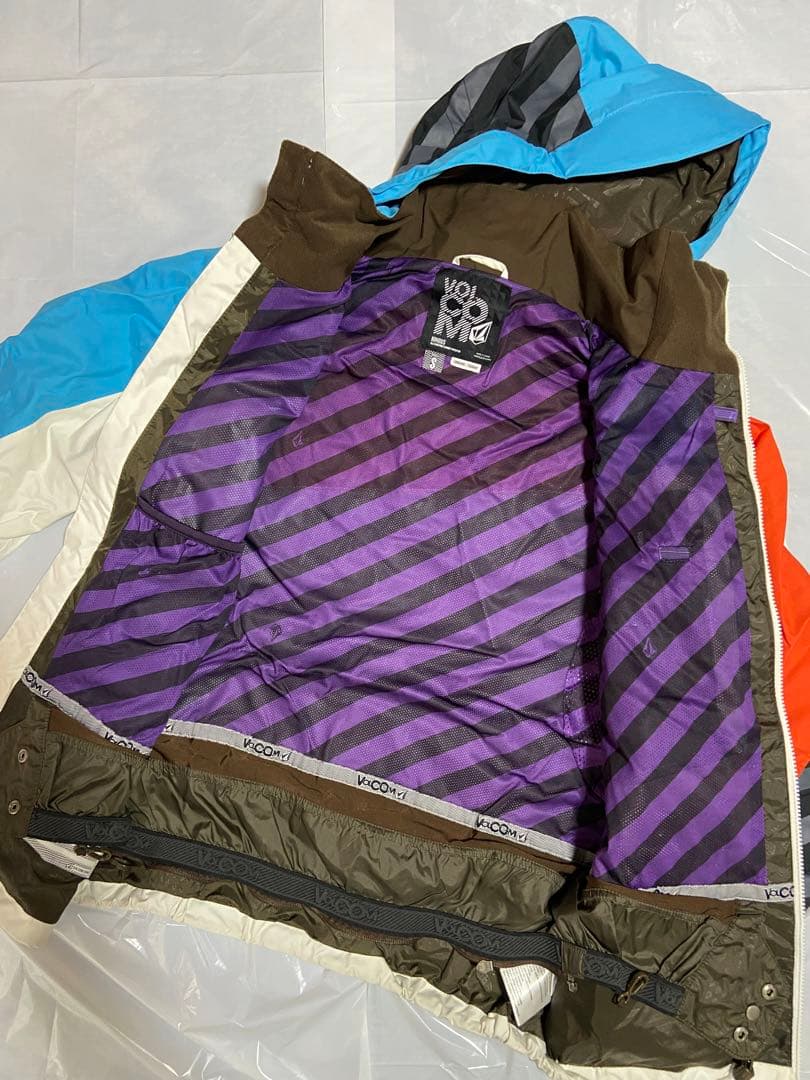 スノーボードウェア　ボルコム