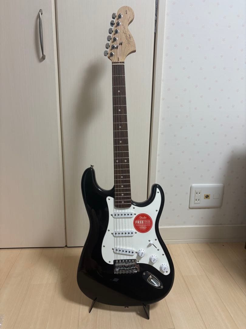 Squier Stratocaster エレキギター ブラック