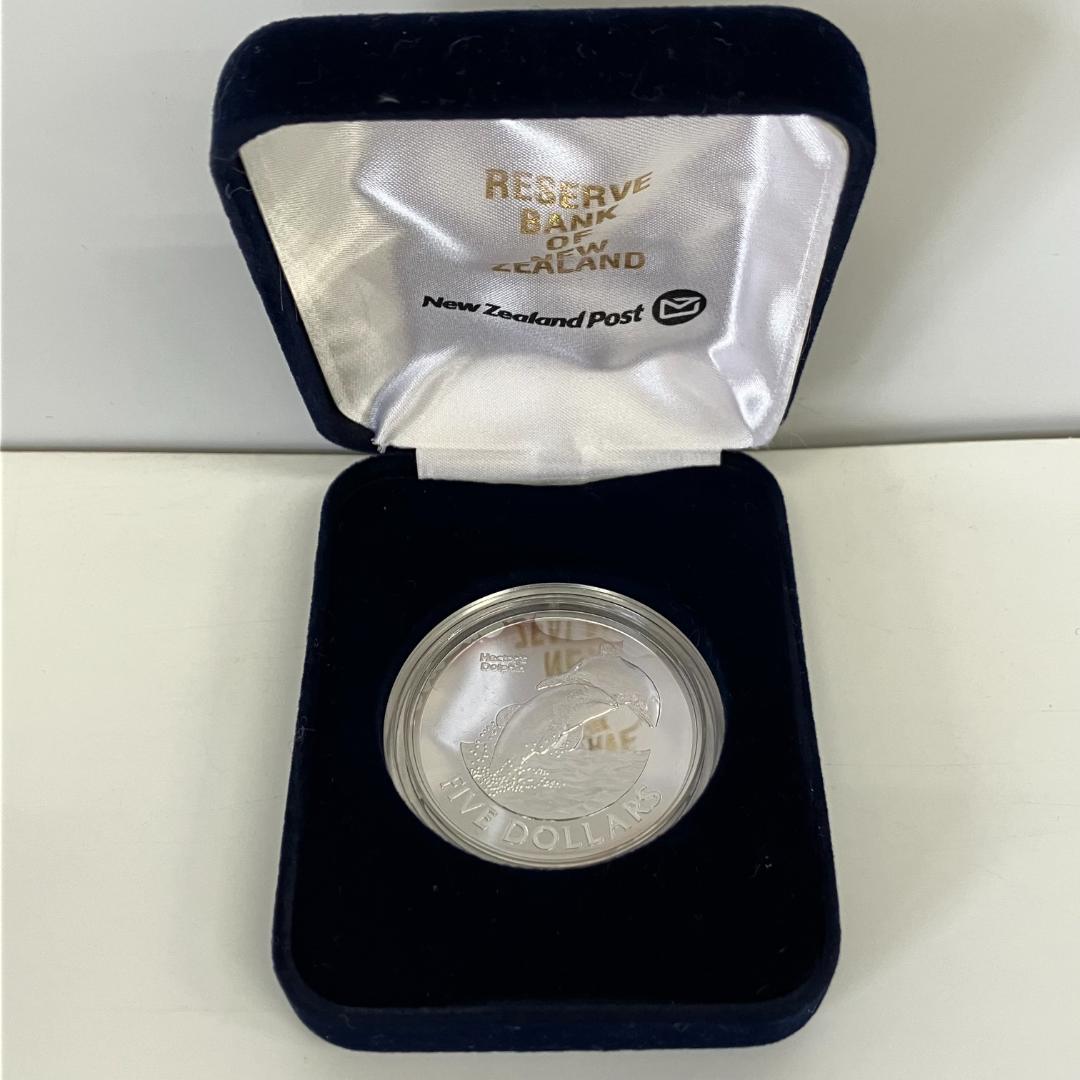 ニュージーランド中央銀行発行 ヘクターズイルカ 5ドル記念硬貨 2002年