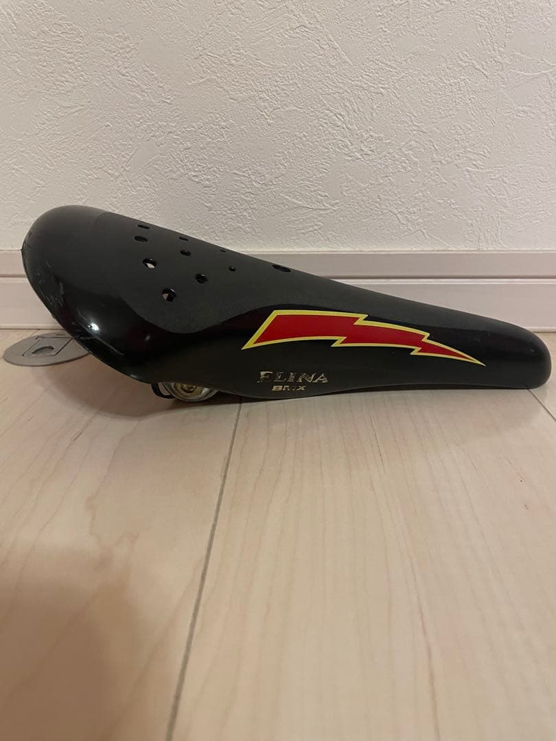 elina saddle サドル　bmx e.t 太平　kuwahara