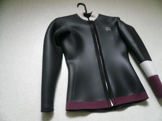 つや消しテカリ感レディース ウエットスーツ タッパー サーフスーツ fellow