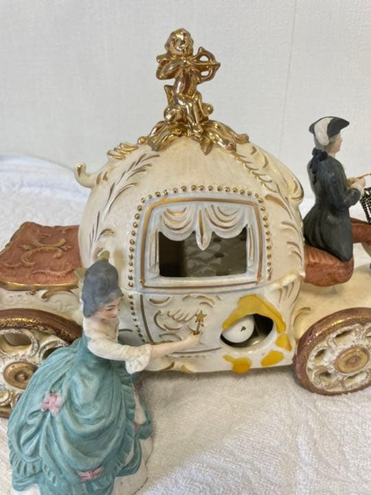 アンティーク　シンデレラ　陶器置物　ライト　オルゴール　中世　馬車　馬　古美術