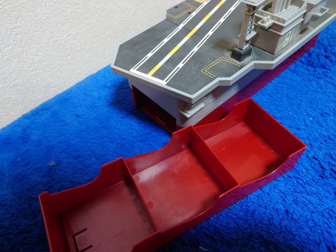 プレーンズトミカ 16体　航空母艦　セット