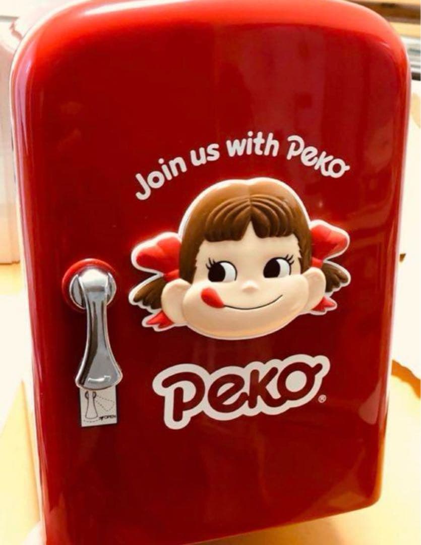 （希少激レア）ペコちゃん まっ赤なミニ冷蔵庫